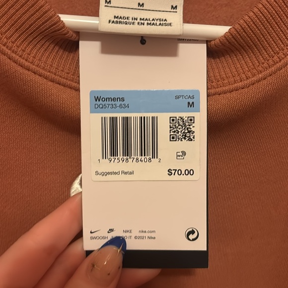 Brand New Nike Women’s Crewneck - medium
Willing to negotiate ☺️ - Picture 4 of 4